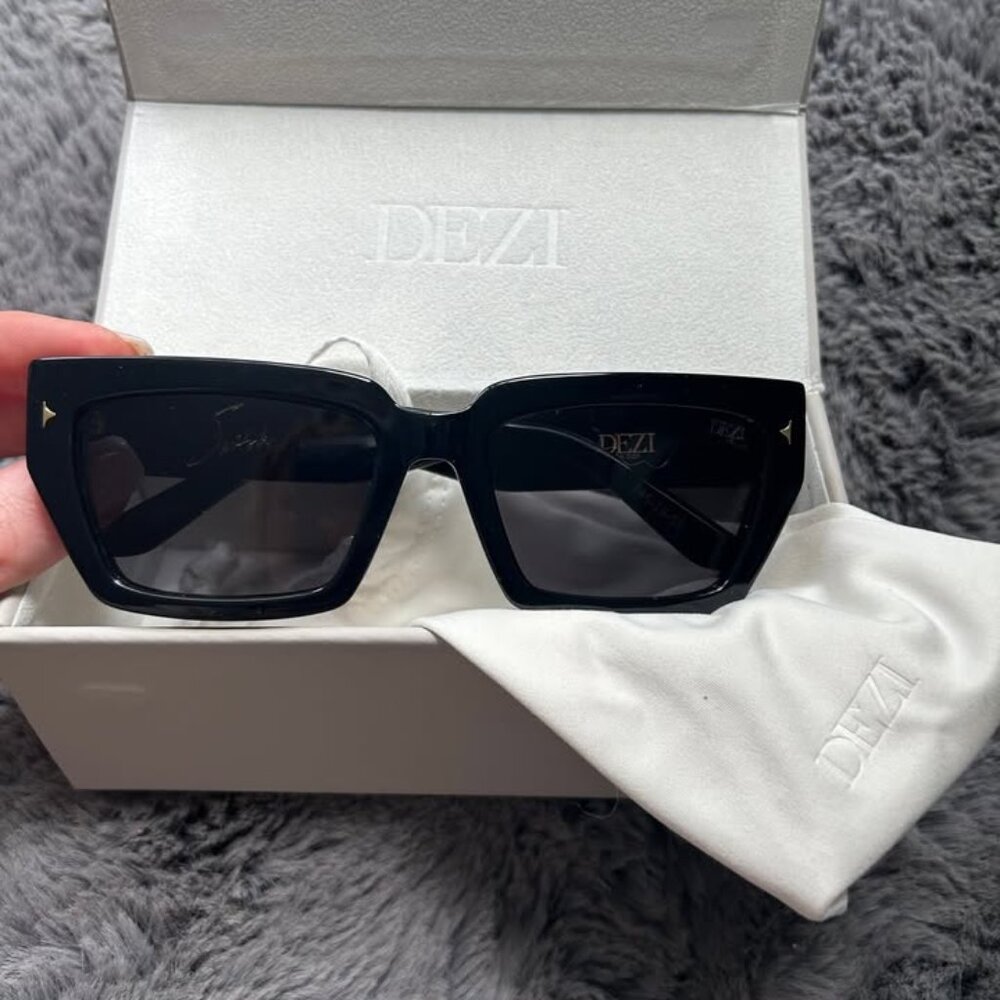 Dezi Eyewear Sunglasses- Switch